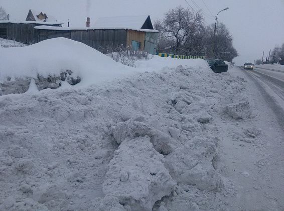В мэрии сообщили о решении проблемы с заваленными после очистки проходами к частным домам