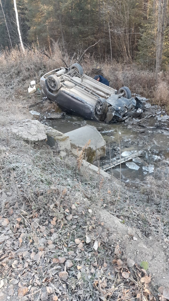 Женщина, которая ехала из Краснотурьинска в Андриановичи, попала в ДТП.  Виновато состояние дороги? | Происшествия | Краснотурьинск.инфо