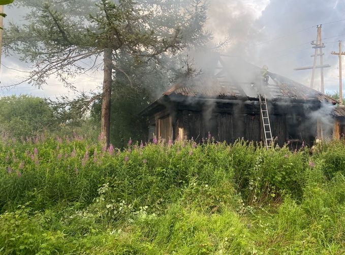 В возгорании дома на Заводской усмотрели поджог