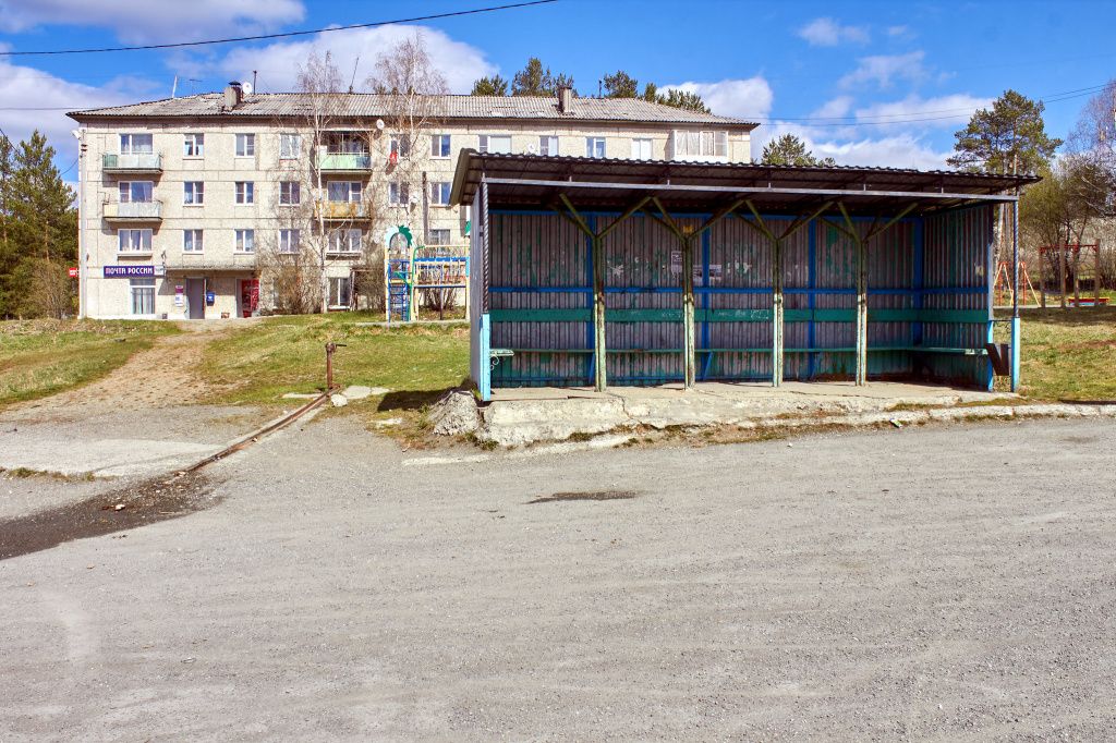 Жители Загородного боятся не дождаться автобуса... Фото: Вадим Аминов, "Вечерний Краснотурьинск"