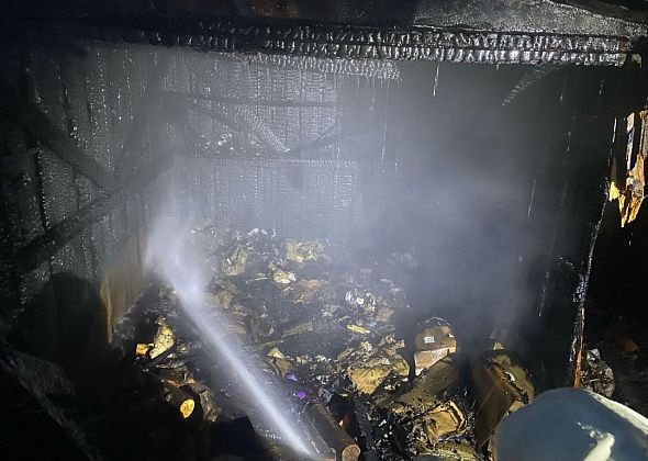 На улице Металлургов горел сарай