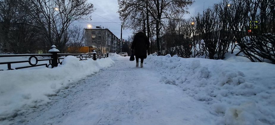 Поскользнувшаяся горожанка взыскала с коммунальщиков 300 тысяч рублей