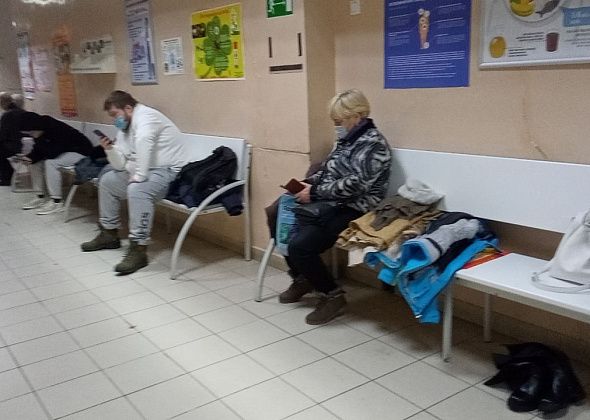 "Это не дело!". Посетительница поликлиники недовольна отсутствием гардероба