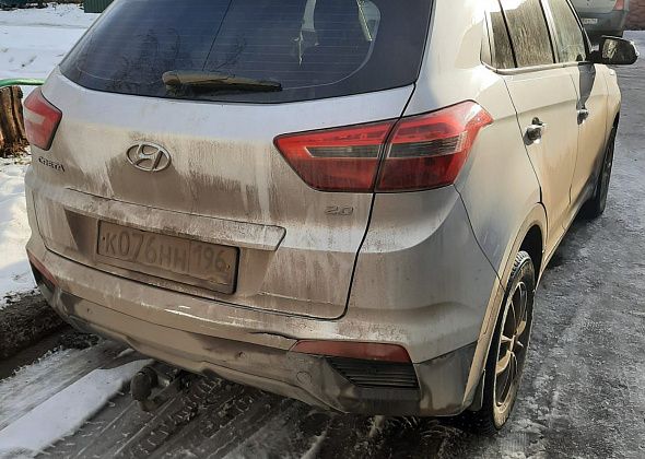 В Hyundai Creta врезались и уехали  