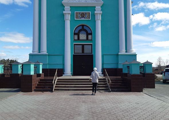 Порядок и пожарную безопасность на Пасху обеспечили полицейские и сотрудники МЧС