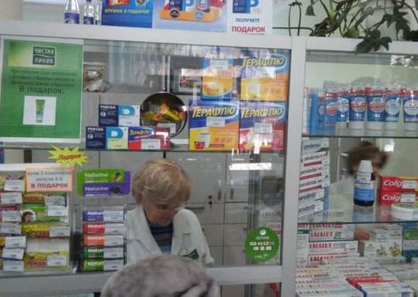 Фармацевты – не врачи, но за помощью к ним обращаются чаще