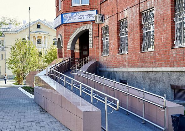 На каждого безработного - две вакансии 