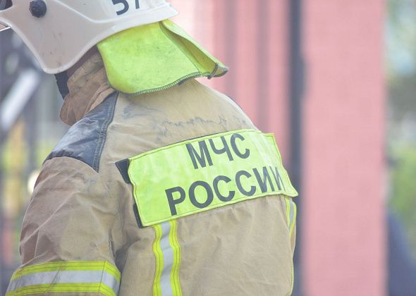 В Краснотурьинске горел самовольно построенный гараж