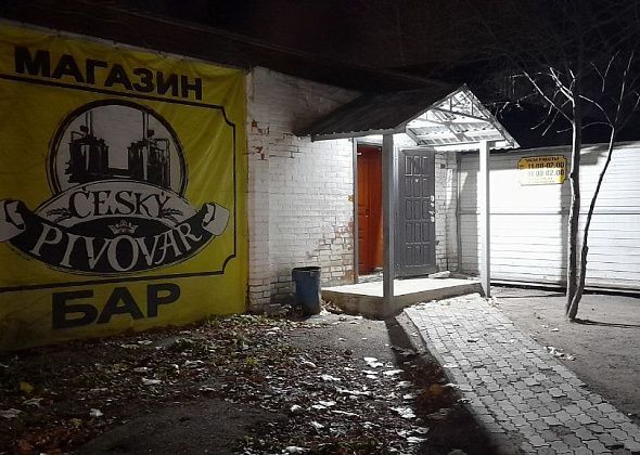 В магазине-баре, возле которого произошла стрельба, у девушки украли телефон