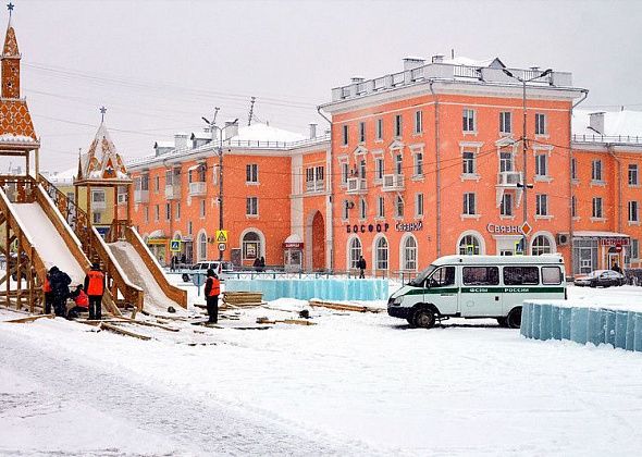 До сдачи — 10 дней. Строители обещают успеть построить ледовый городок