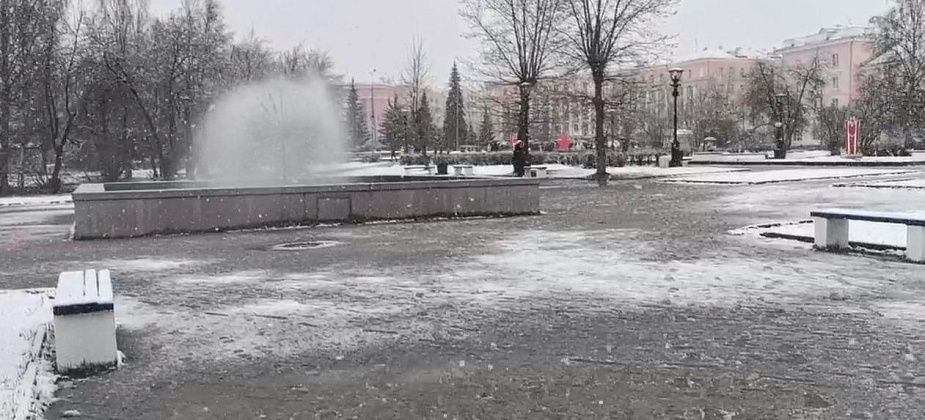 В Краснотурьинске заработали два фонтана, но освещения нет