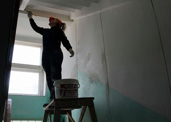 Шумно и темно. Роспотребнадзор рассказал об обстановке на рабочих местах у горожан