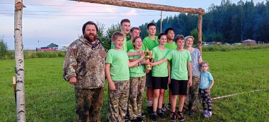 Паломники съездили в Новую Туру. Приготовили пельмени, поиграли в футбол