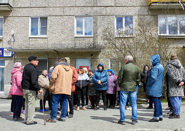 "Придется пикеты делать у администрации". Репортаж из района, где жители боятся лишиться автобуса