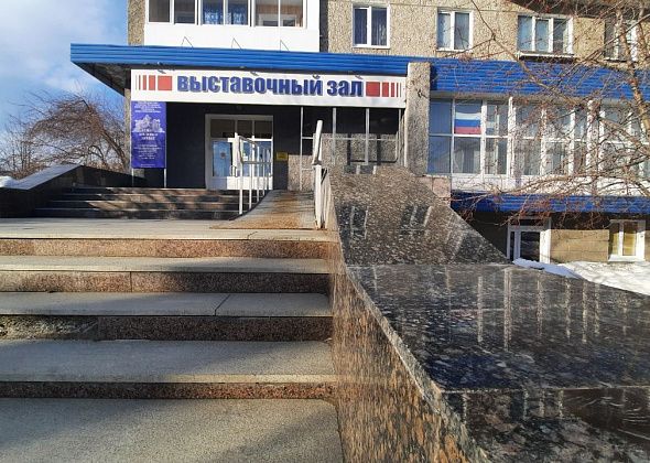 Торги по ремонту выставочного зала выиграла фирма, где числится один человек   