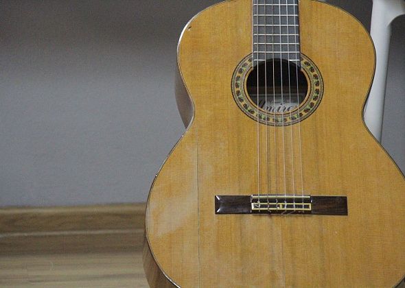 Замминистра культуры приехал в Краснотурьинск. Побывал в музее и на концерте, не забыл про награды