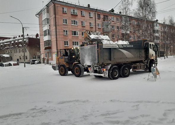 Мэрия: снег в городе чистят круглосуточно