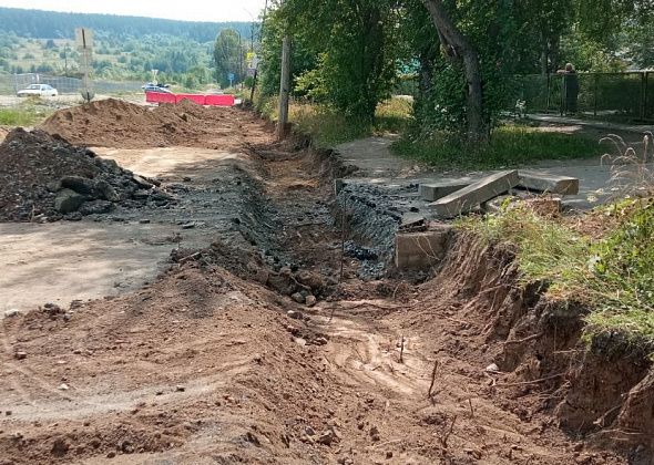 Восстановление после прокладки водовода: в Краснотурьинске ремонтируют Бульвар Мира