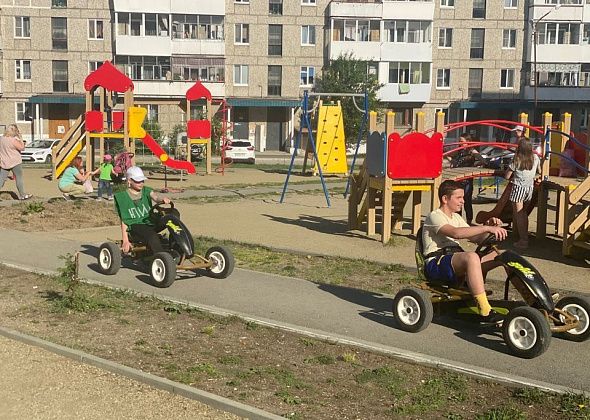 Сотрудники ГИБДД сыграли в игры с детьми 
