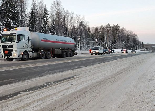 Возле Краснотурьинска столкнулись иномарка и газовоз