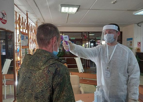 Единый день голосования: на самый большой участок города избиратели пришли еще до открытия