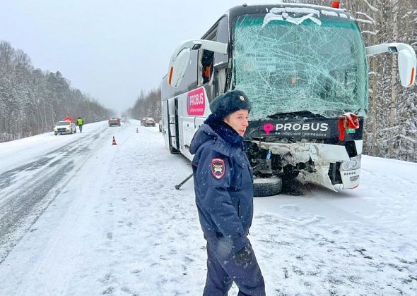 "Ты куда едешь?!" Е1.RU опубликовал рассказ пассажирки автобуса, попавшего в ДТП на Серовском тракте