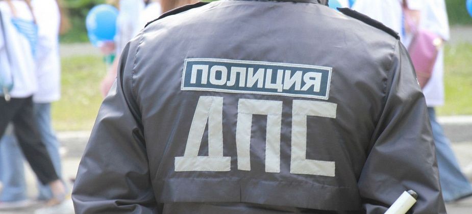 Инспекторы ГАИ провели урок безопасности для студентов Краснотурьинского политехникума