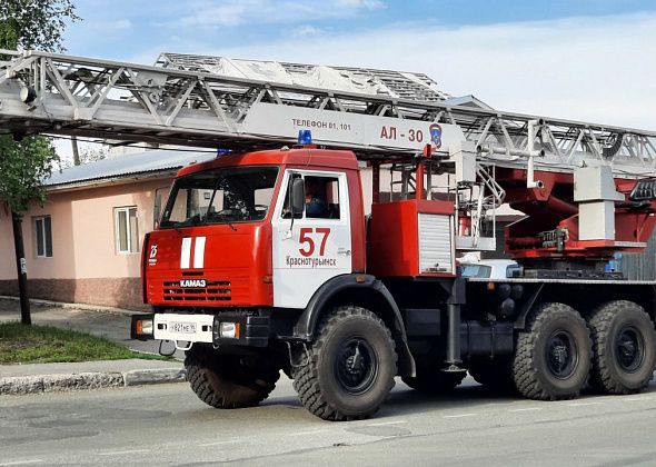 Под утро горели балкон и вещи в квартире 