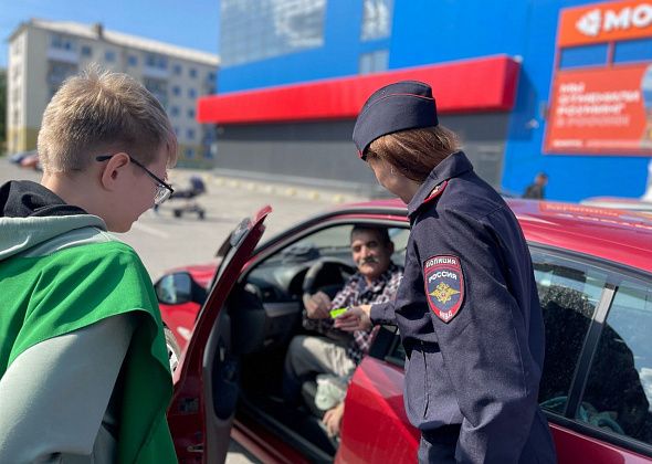 “За безопасность дорожного движения!”: полицейские провели акцию вблизи “Столичного”