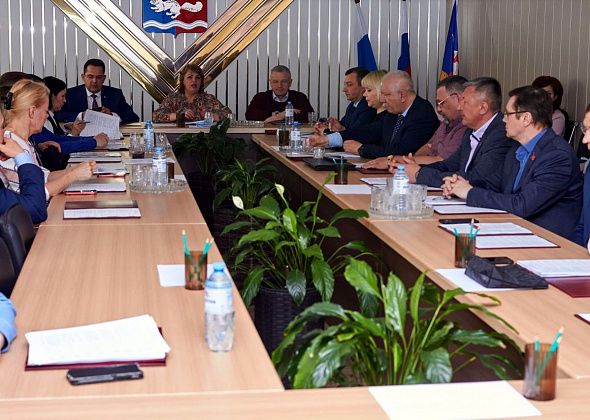 Депутатов гордумы могут лишить полномочий за прогулы 