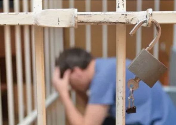 Горожанин ударил бывшую жену ножом в висок