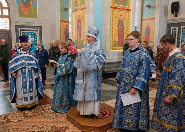 В Рождество Богородицы литургию в соборе возглавил епископ