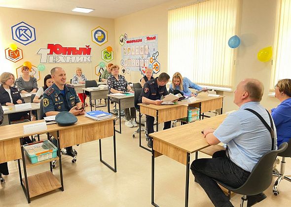  Сотрудники ГИБДД проверили детские лагеря  