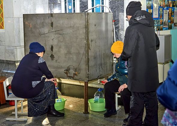 Стало известно, где можно будет набрать освященную воду в Крещение