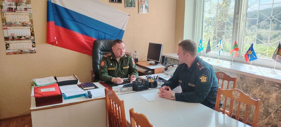 Замначальника ИК-3 встретился с новым военкомом