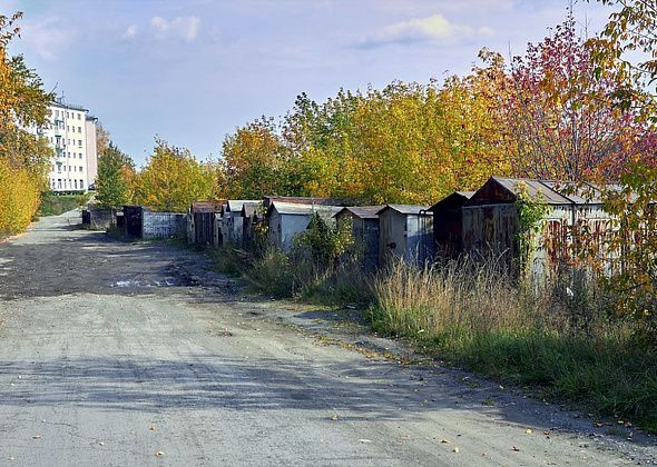 В городе избавятся от 48 гаражей в районе больницы