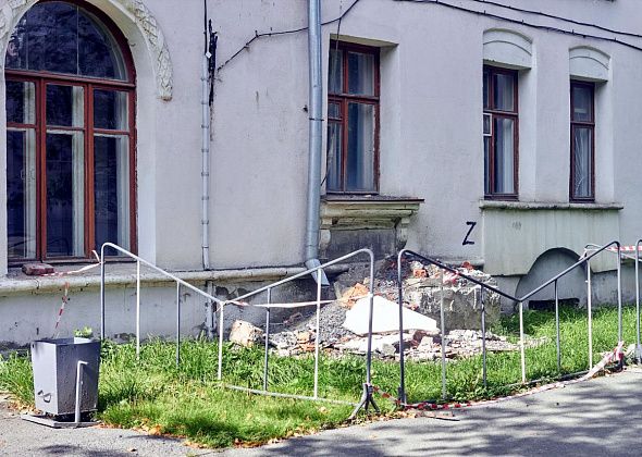 «Наверное, будет тесновато». Студентов «мужского» общежития КИКа переселяют в «женское»