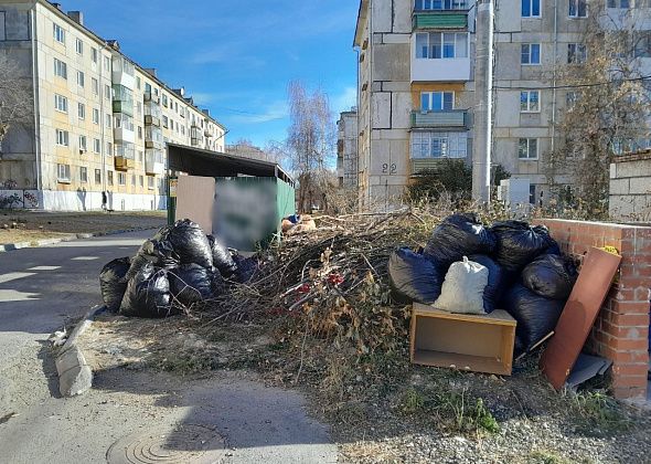 Горожанин пожаловался на свалки крупногабаритного мусора. «Рифей» ответил