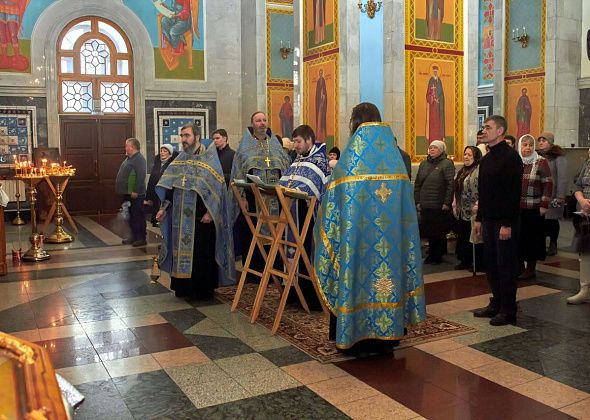 Завтра в соборе Максима Исповедника пройдет соборование