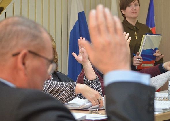 Коммуналка, продажа имущества, «разное»: думцы проводят первое заседание