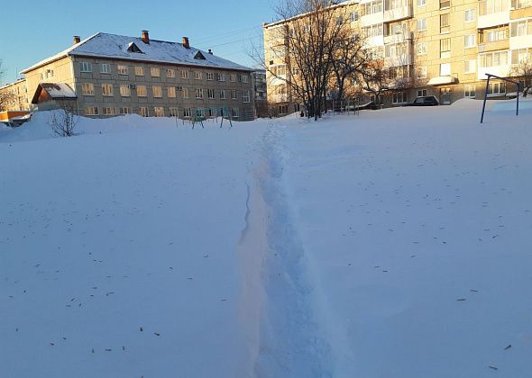 Краснотурьинцы жалуются на плохо расчищенные тротуары и дворы 