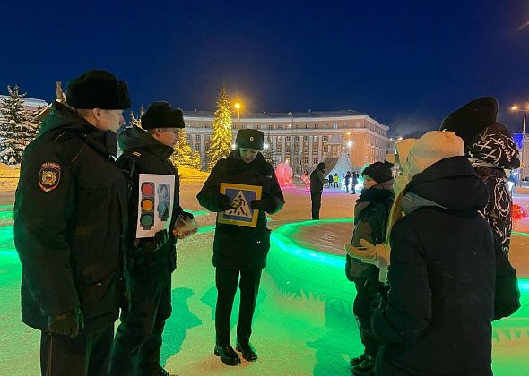 Полицейские провели в снежном городке викторину для детей