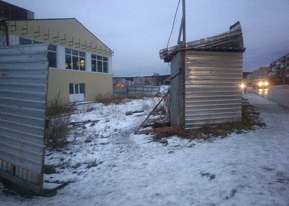 Про здание забыли? Очередной недострой вызывает нарекания у жителей района и управляющей компании