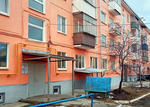 «У нас там картошка». Читатель негодует из-за требования УК демонтировать сараи в подвале