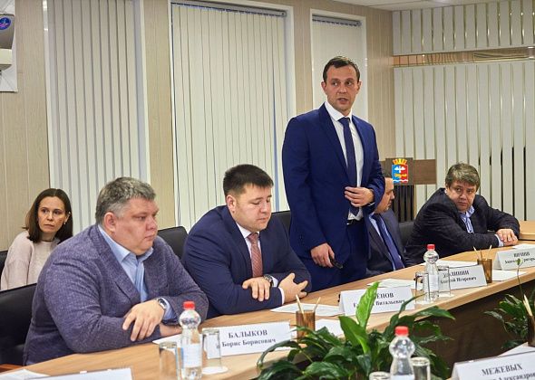 Директора предприятий обсудят новогодний городок и медицинские вопросы 