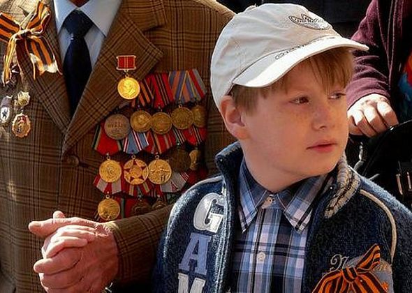 Краснотурьинская мэрия закупает 2000 метров георгиевской ленты 