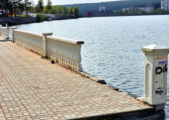 Злоумышленниками, разрушившими балюстраду на Водной, займется полиция