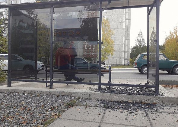 «Разбитую» остановку в Заречном районе восстановят за бюджетный счет