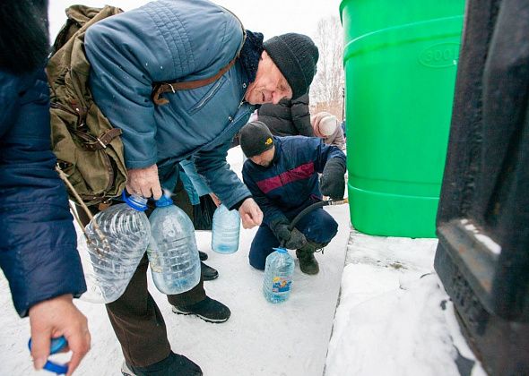 На Крещение верующим раздали больше 40 тонн святой воды