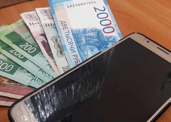 Сын уговаривал мать не передавать деньги мошенникам, но тщетно... Она лишилась 800 000